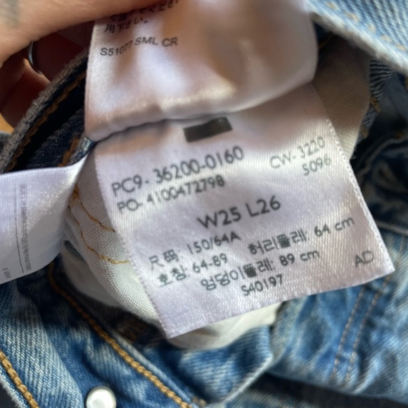 Levis 501 Original Cropped Jeans - Picture 2 of 3